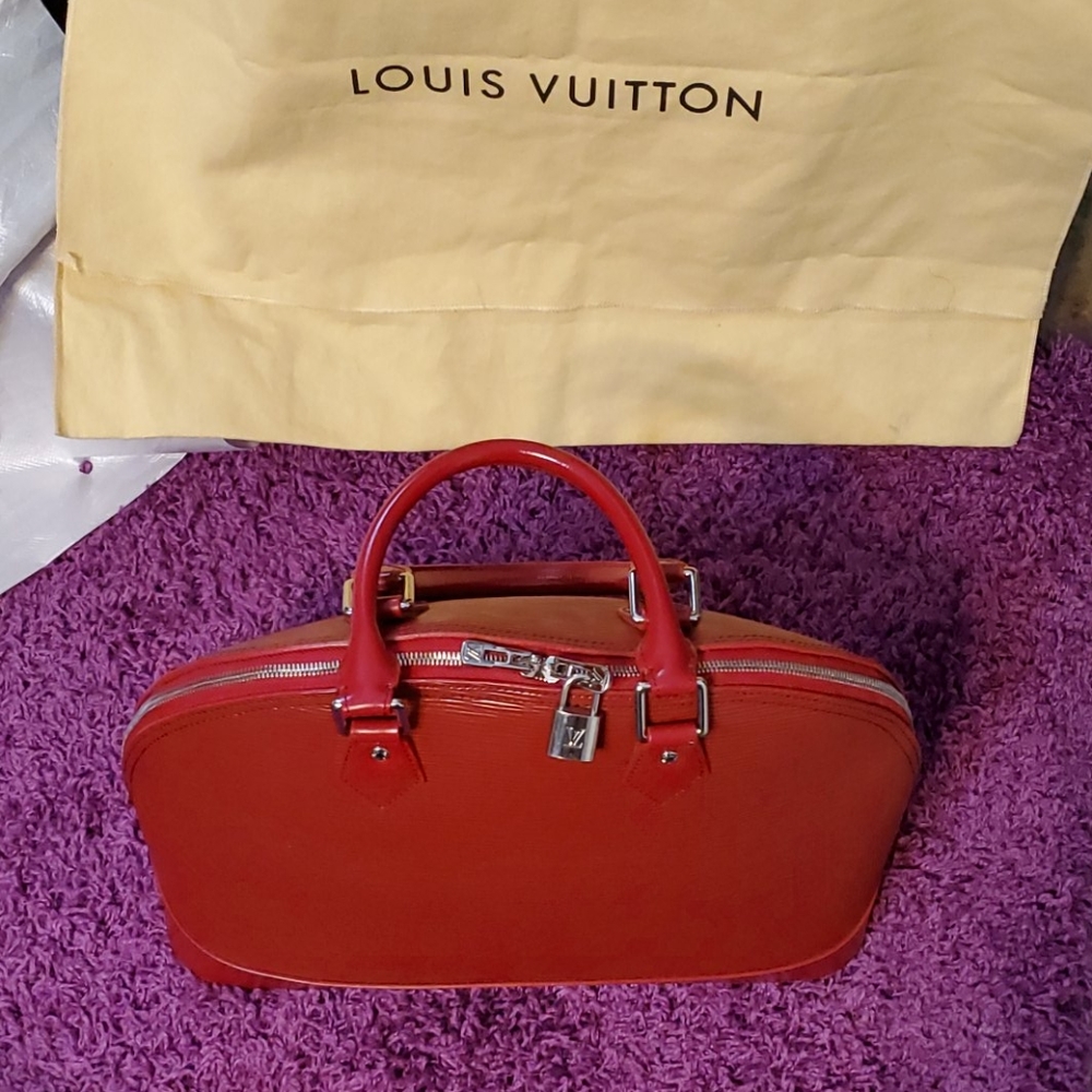Louis Vuitton Epi Alma GM - Picture 7 of 16